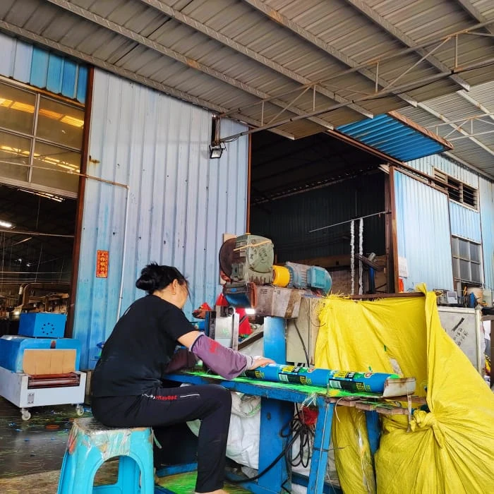 Cutting process of broom filament